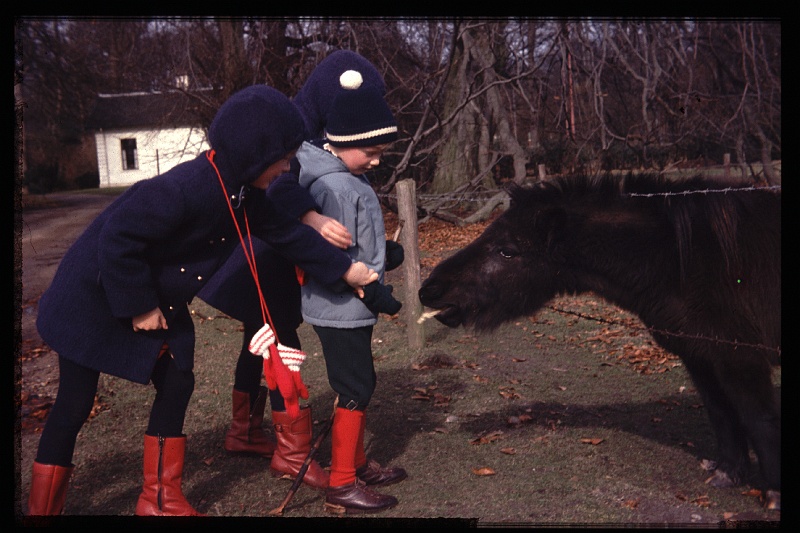 18.Horsten mrt 1970 Brigitte,Marion,Peter.JPG